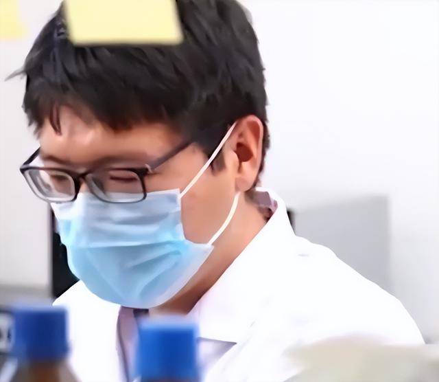 贾玲“暴瘦”引爆热门学者：切忌过度节食过度运动