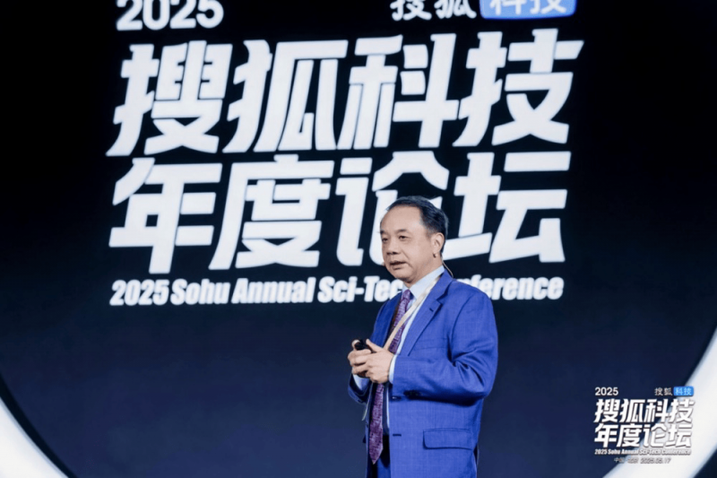 做臂屈伸训练动作，让你爆汗燃脂瘦身